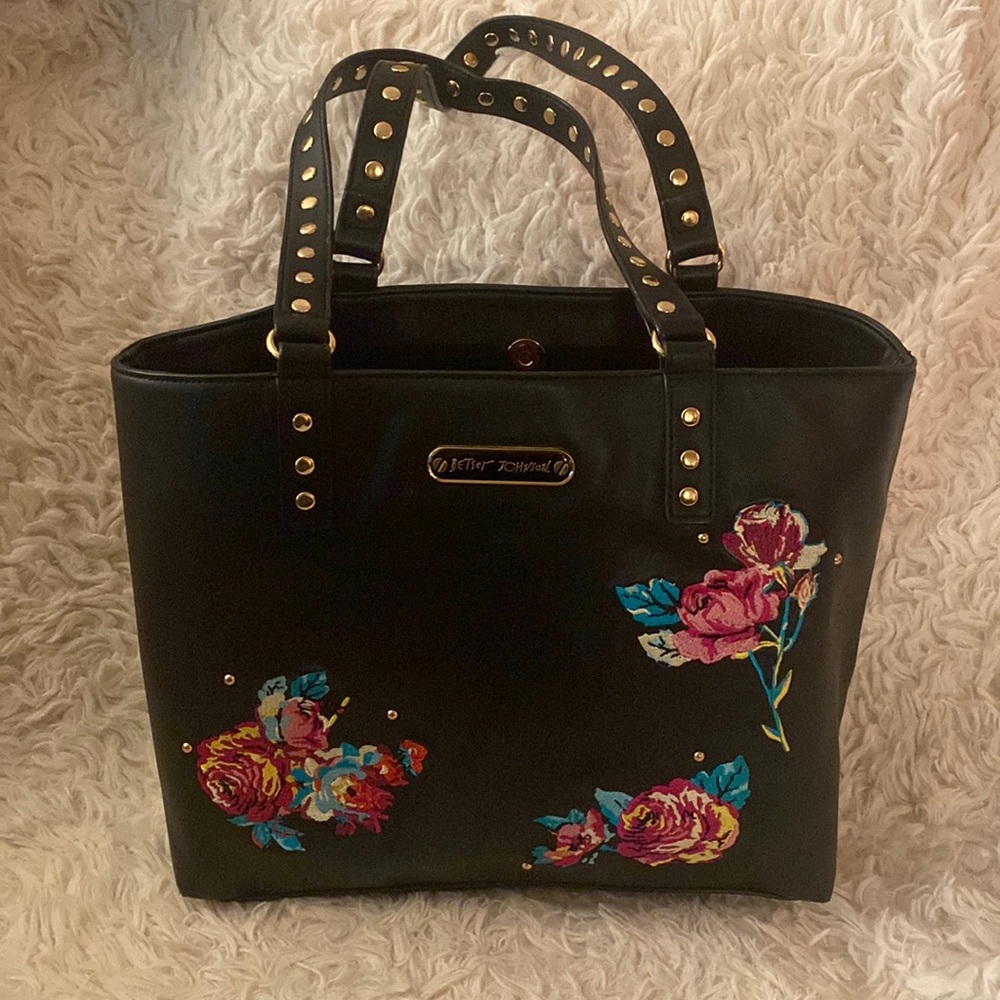 BETSEY JOHNSON embroidered rose bag🌹